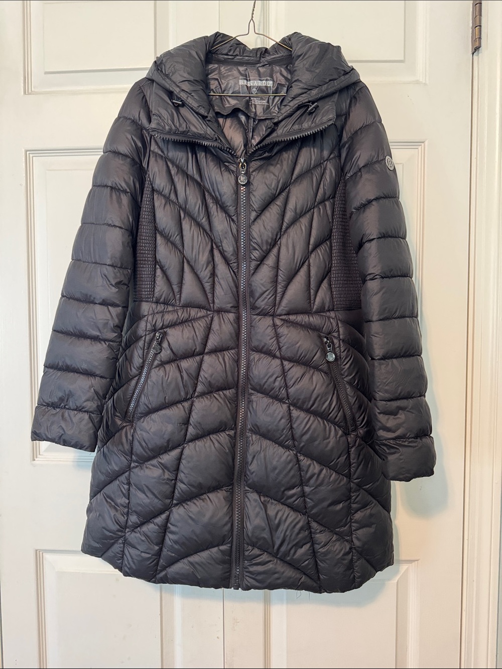 Bernardo Black Quilted Hooded Puffer Coat M